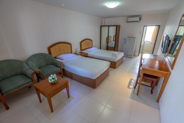 Golden House Service And Apartment 라용 외부 사진